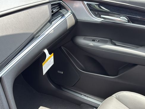 New 2026 Cadillac XT5 Premium Luxury w/ LPO, Floor Liner Package AWD/4WD image 27