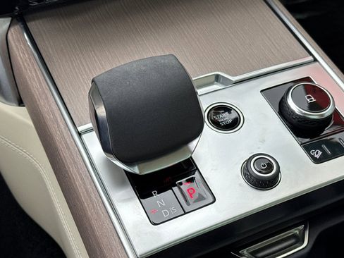 Used 2023 Land Rover Range Rover SE image 24