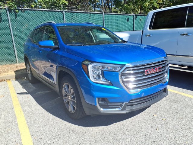 Used 2024 GMC Terrain SLT AWD/4WD image 4