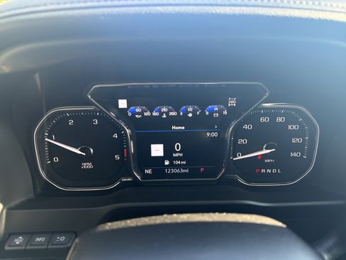 Used 2022 GMC Sierra 2500 Denali w/ Denali Ultimate Package image 21