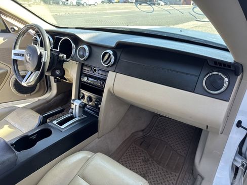 Used 2006 Ford Mustang Coupe image 8