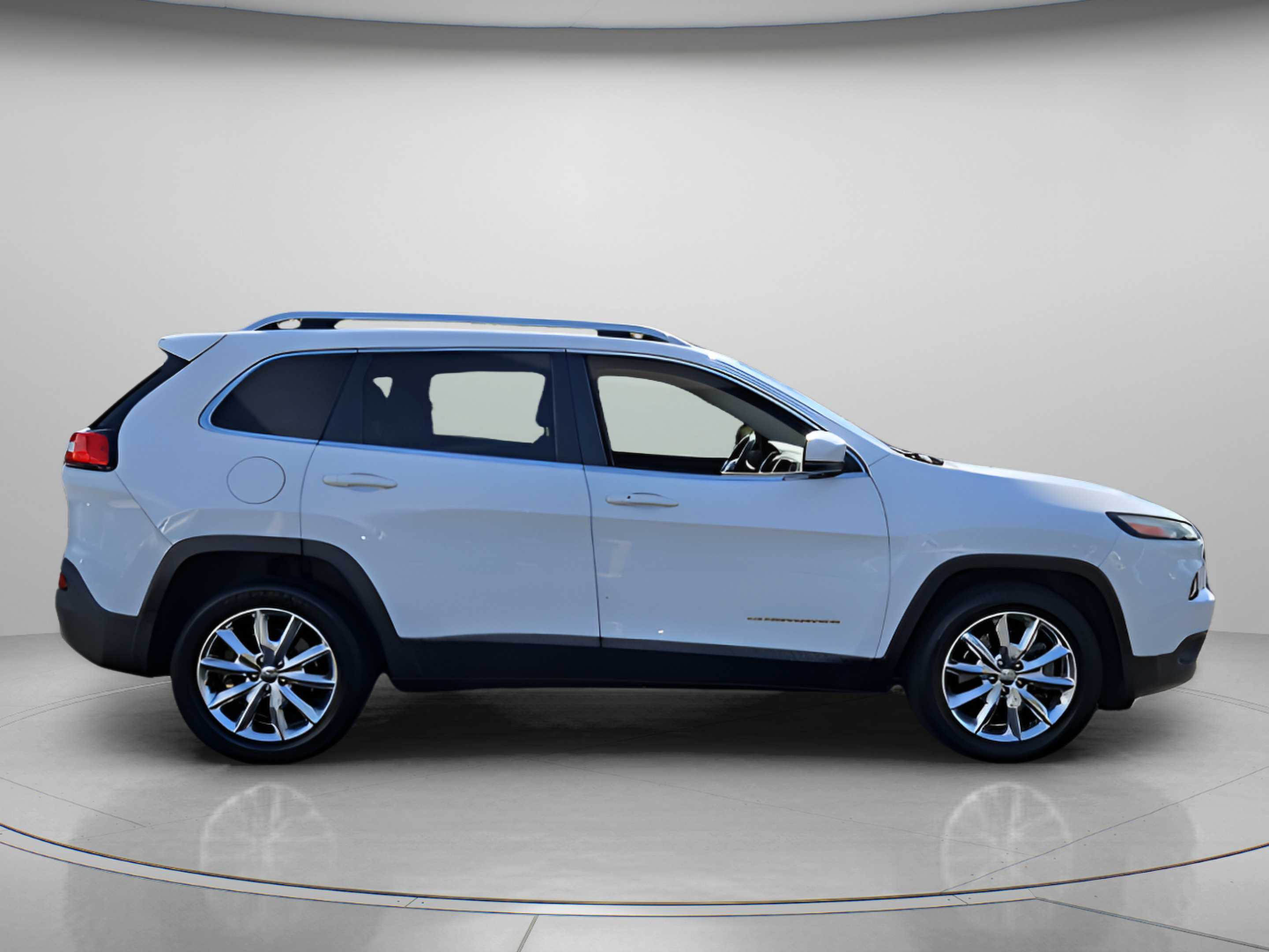 Used 2014 Jeep Cherokee Limited w/ Trailer Tow Group FWD image 6
