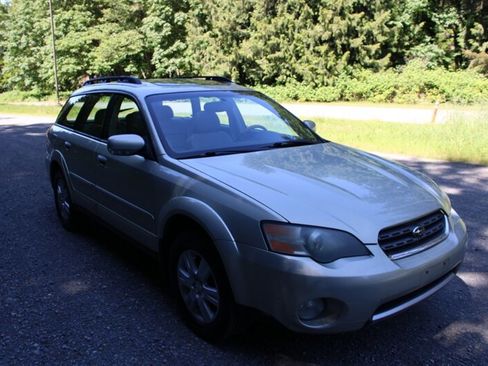 Used 2005 Subaru Outback 3.0R L.L. Bean AWD/4WD image 2