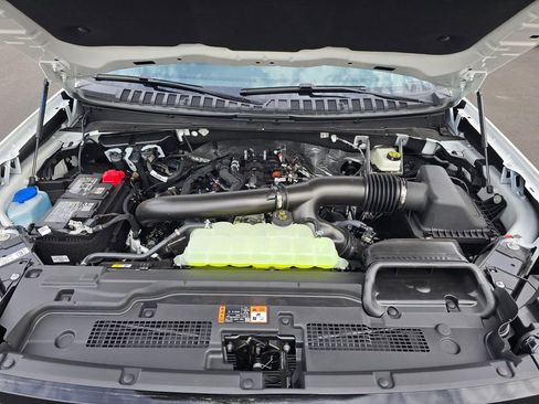 New 2026 Ford Expedition Platinum image 9