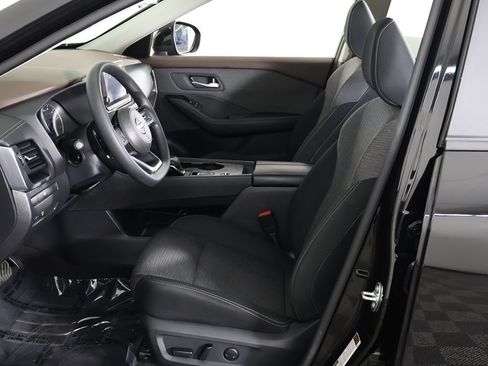 Used 2023 Nissan Rogue SV FWD image 28