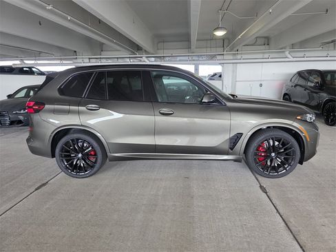 New 2026 BMW X5 xDrive40i w/ M Sport Package image 3