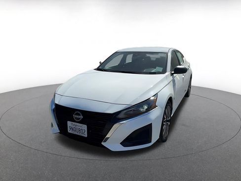 Used 2025 Nissan Altima 2.5 SV image 7