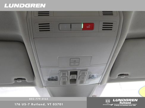 Used 2020 Volkswagen Tiguan SEL w/ 3rd Row Seat Package image 33