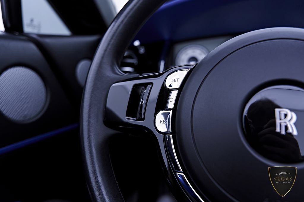 Used 2019 Rolls-Royce Dawn RWD image 67