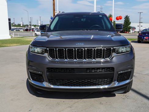 Used 2022 Jeep Grand Cherokee L Limited w/ Luxury Tech Group II AWD/4WD image 3