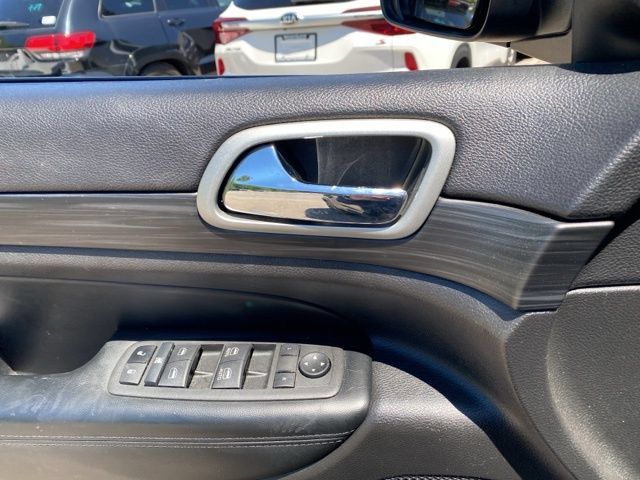 Used 2021 Jeep Grand Cherokee Laredo X AWD/4WD image 25
