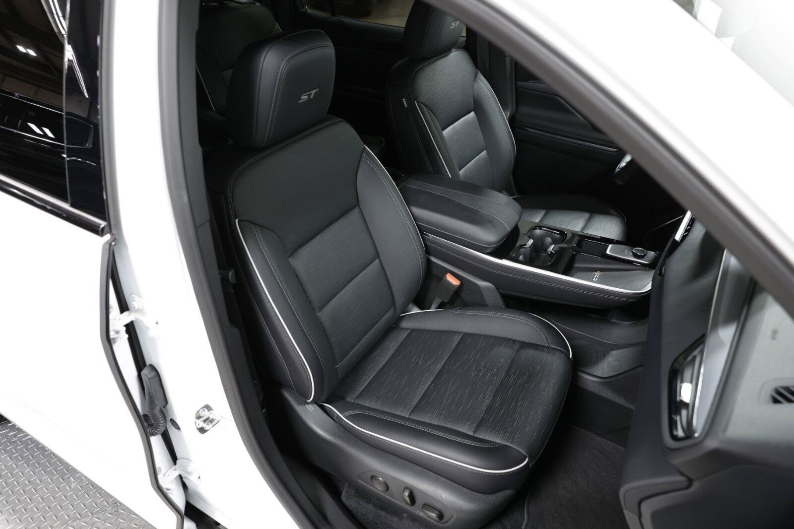 Certified 2026 Buick Enclave Sport Touring AWD/4WD image 21