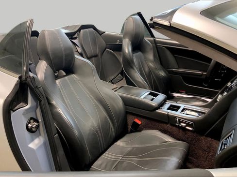 Used 2013 Aston Martin DB9 Volante RWD image 8