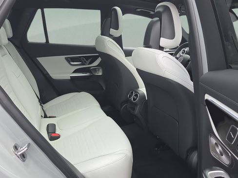 New 2026 Mercedes-Benz GLC 300 image 16