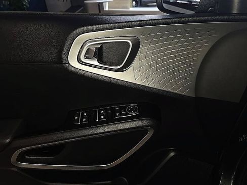 Used 2023 Kia Soul LX FWD image 15