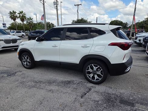 Used 2023 Kia Seltos EX AWD/4WD image 11