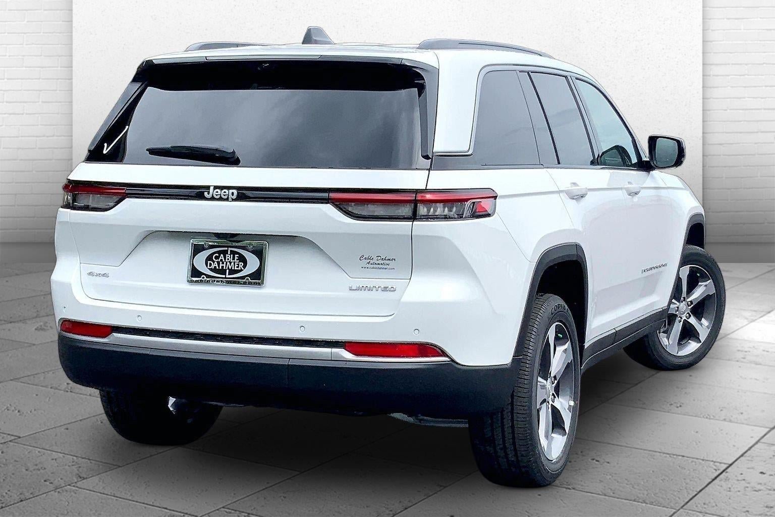 New 2026 Jeep Grand Cherokee Limited w/ Luxury Tech Group II AWD/4WD image 13