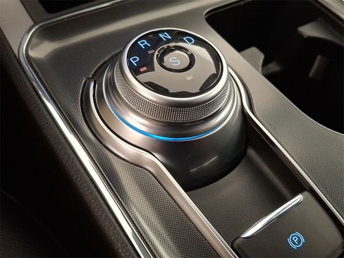 Used 2022 Ford Edge ST-Line image 17