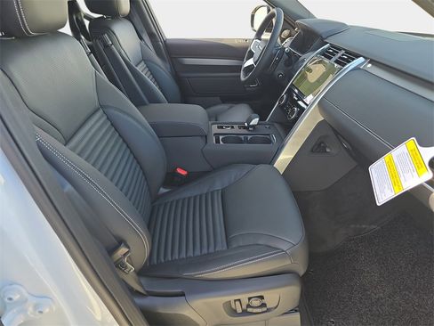 New 2026 Land Rover Discovery Limited Edition image 10