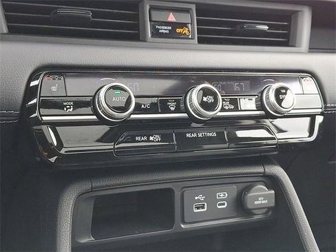 New 2025 Honda Pilot Touring image 14