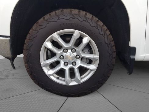 Used 2023 Chevrolet Silverado 1500 LT image 36