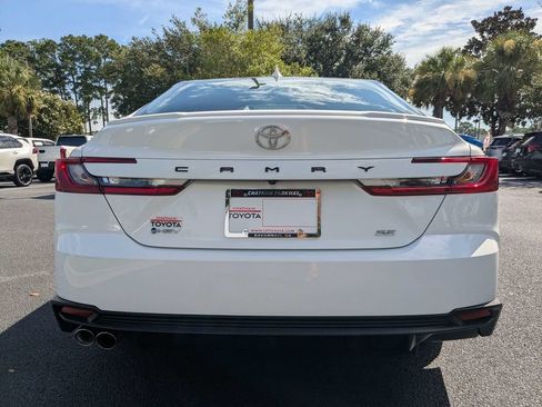 Used 2025 Toyota Camry SE FWD image 9