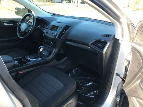 Used 2018 Ford Edge SE image 45