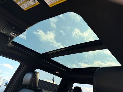 Used 2017 Ford F150 Platinum w/ Trailer Tow Package image 4