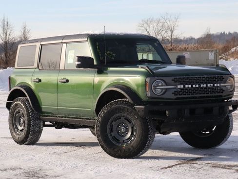 New 2025 Ford Bronco Badlands image 2