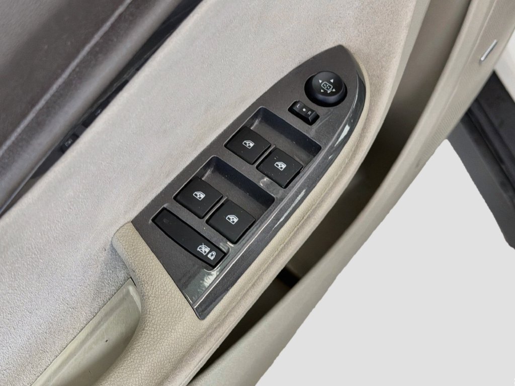 Used 2013 Chevrolet Volt Premium w/ Premium Trim Package FWD image 18