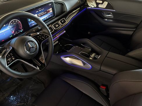 New 2026 Mercedes-Benz GLS 450 4MATIC image 9