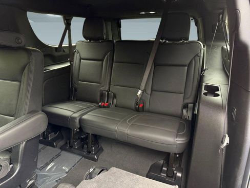 Used 2025 GMC Yukon XL Denali AWD/4WD image 21