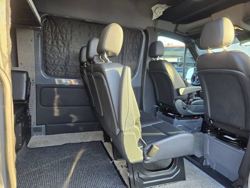 Used 2021 Mercedes-Benz Sprinter 2500 image 33