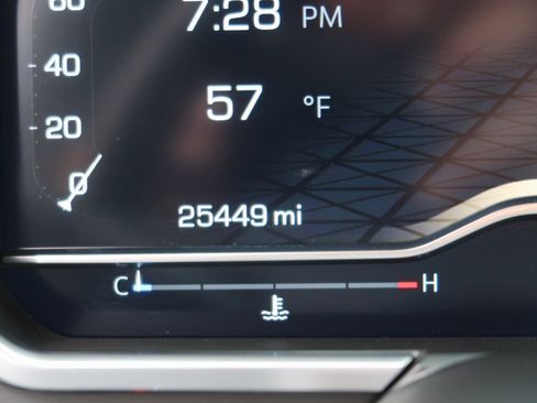 Certified 2022 GMC Sierra 1500 AT4 w/ AT4 Premium Package image 22