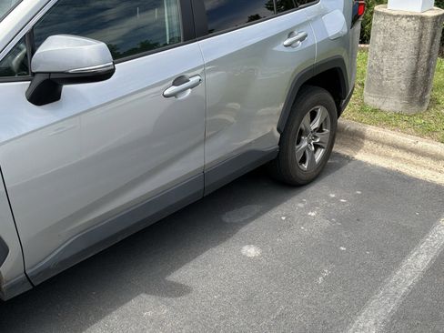 Used 2023 Toyota RAV4 XLE w/ Convenience Package FWD image 5
