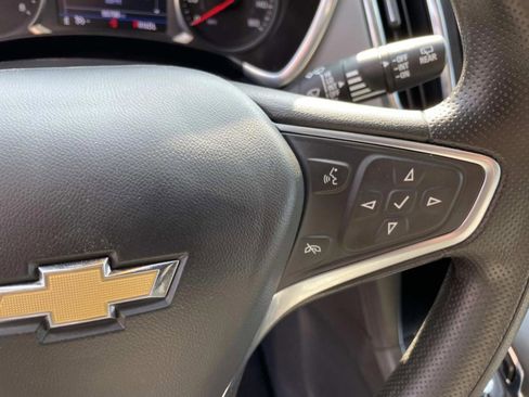 Used 2023 Chevrolet Equinox LT image 20