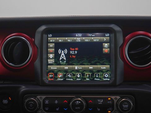 Used 2023 Jeep Wrangler Unlimited Rubicon w/ Dual Top Group AWD/4WD image 15