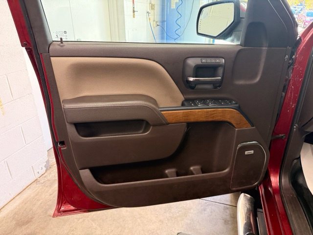 Used 2018 Chevrolet Silverado 1500 LTZ w/ Sport Package AWD/4WD image 10