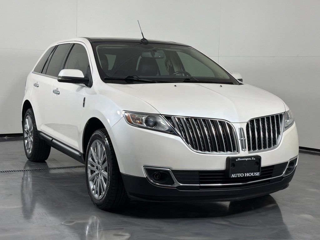 Used 2013 Lincoln MKX AWD image 3