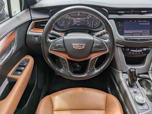 Used 2021 Cadillac XT5 Premium Luxury FWD image 12
