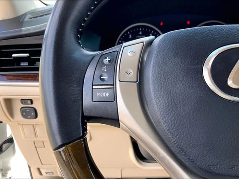 Used 2015 Lexus ES 350 w/ Luxury Package image 23