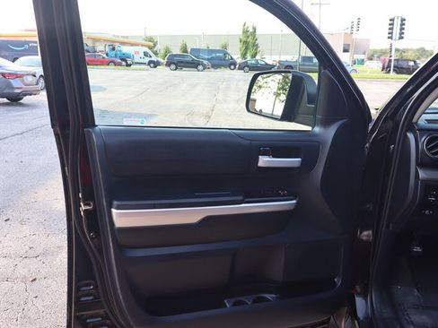 Used 2016 Toyota Tundra SR5 w/ SR5 Upgrade Package AWD/4WD image 19