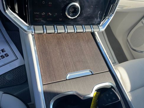 Used 2026 GMC Acadia Denali w/ Super Cruise Package image 15