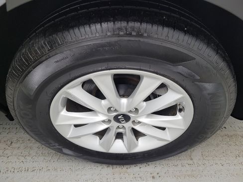 Used 2020 Kia Sorento AWD V6 image 31