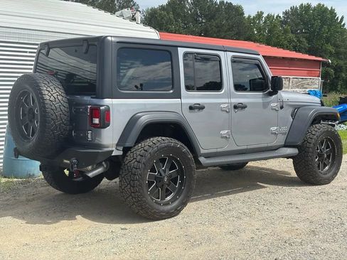 Used 2019 Jeep Wrangler Unlimited Sport S AWD/4WD image 4