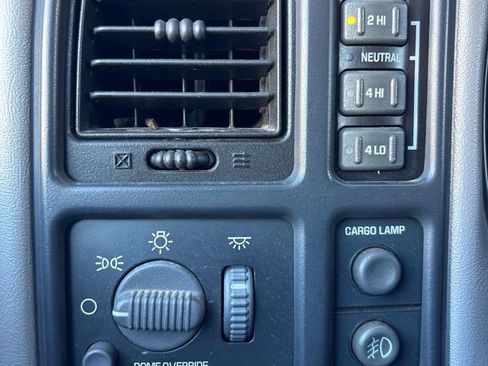 Used 2002 Chevrolet Silverado 2500 LT w/ Off-Road Skid Plate Pkg image 14