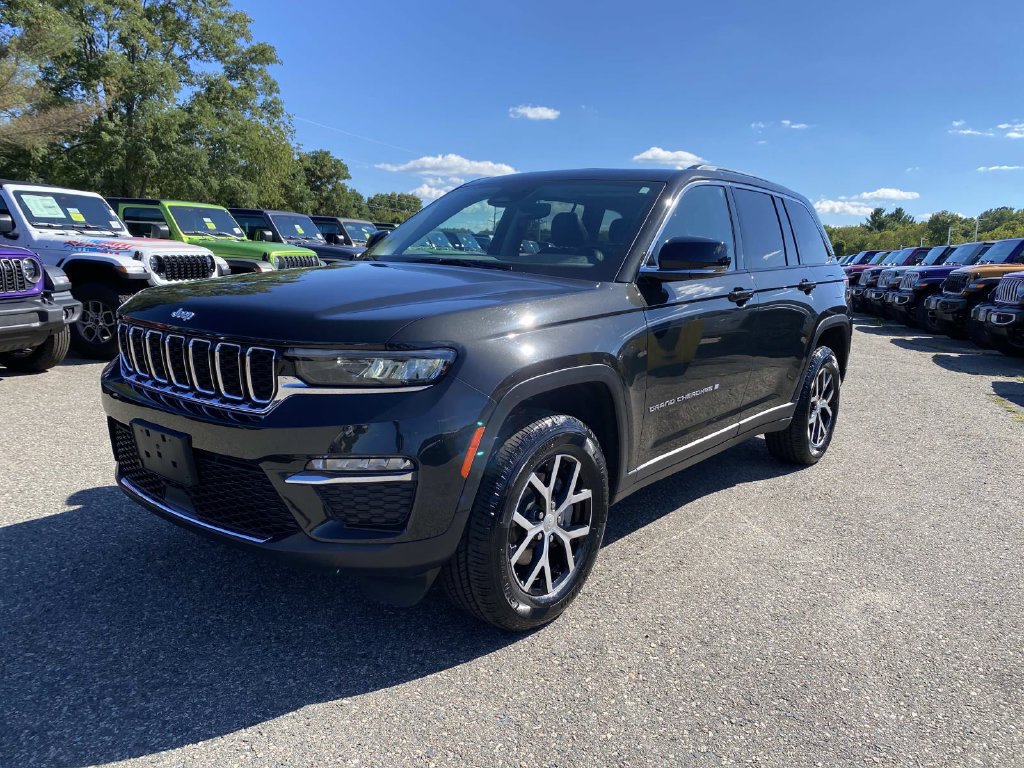 Certified 2023 Jeep Grand Cherokee Limited AWD/4WD image 9