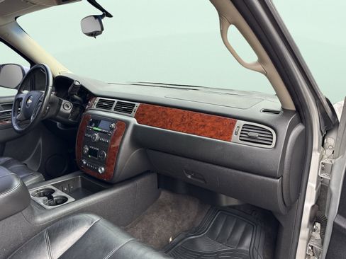 Used 2011 Chevrolet Tahoe LT image 50