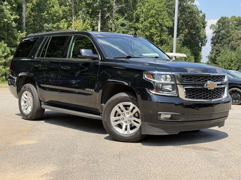 Used 2018 Chevrolet Tahoe LT w/ Luxury Package RWD image 2