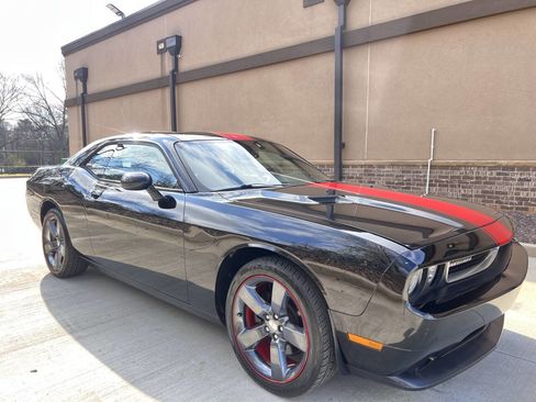 Used 2013 Dodge Challenger SXT image 7